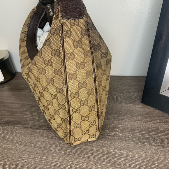 Authentic Gucci Purse - Picture 2 of 7